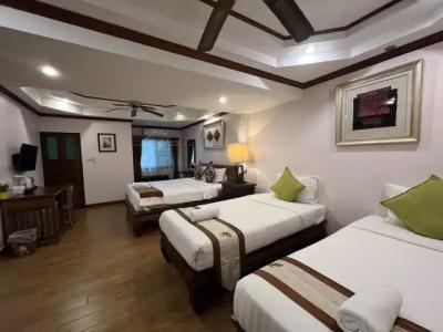 Pha Thai House - 103
