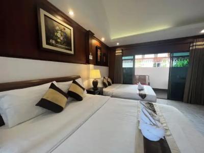 Pha Thai House - 109
