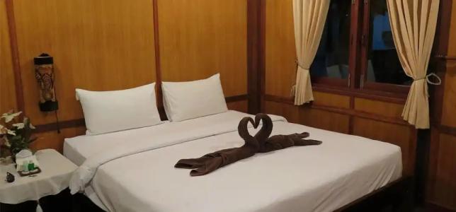 V-View Beach Resort - 11