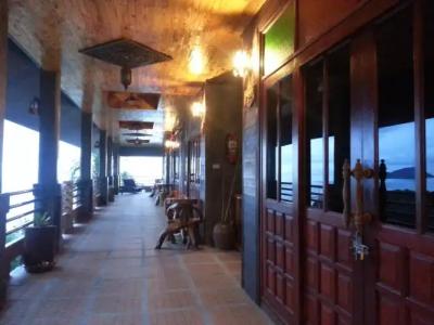 Sea Rock Resort - 13