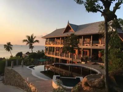 Sea Rock Resort - 11