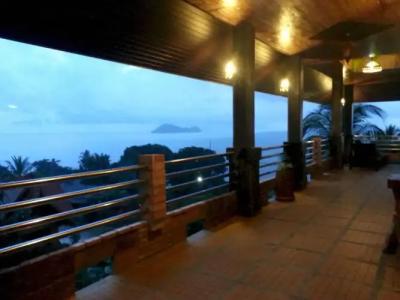 Sea Rock Resort - 32