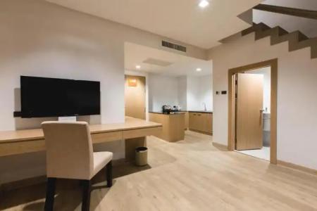 Adelphi Pattaya - SHA Extra Plus - 120