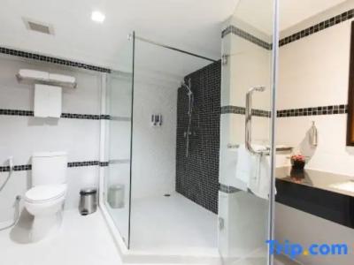 Adelphi Pattaya - SHA Extra Plus - 40