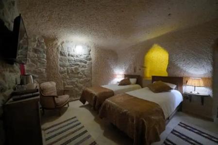 Takaev Cave House - 29