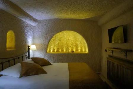 Takaev Cave House - 40