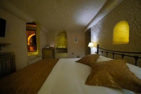 Takaev Cave House - 44