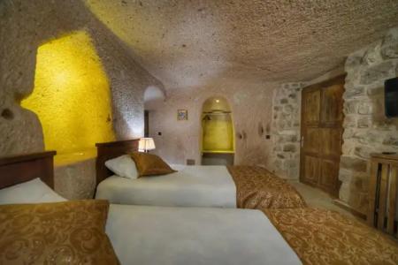 Takaev Cave House - 114