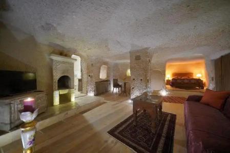 Takaev Cave House - 47