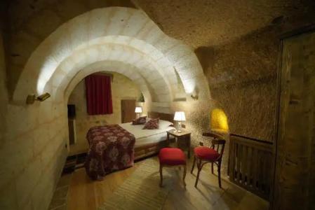 Takaev Cave House - 35