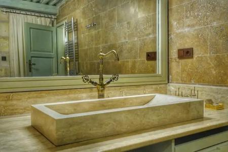 Takaev Cave House - 119