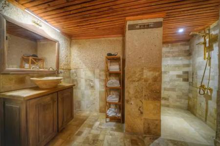 Takaev Cave House - 109