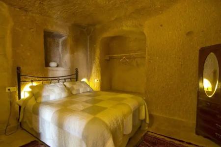 Takaev Cave House - 5