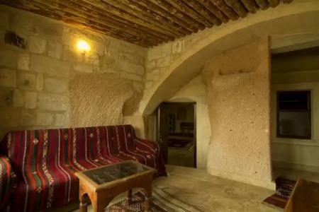 Takaev Cave House - 16