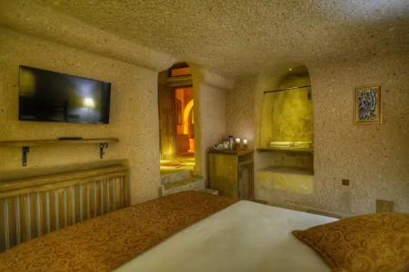 Takaev Cave House - 61