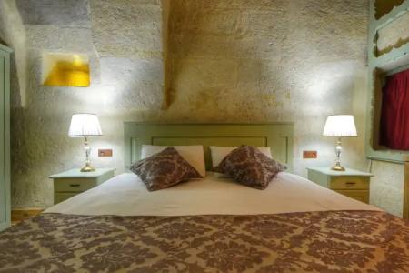 Takaev Cave House - 103