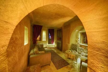 Takaev Cave House - 111