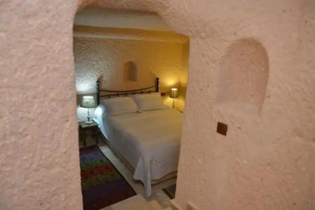 Takaev Cave House - 3