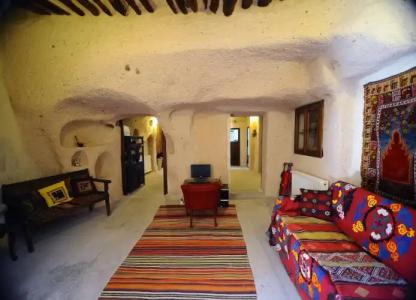 Takaev Cave House - 14