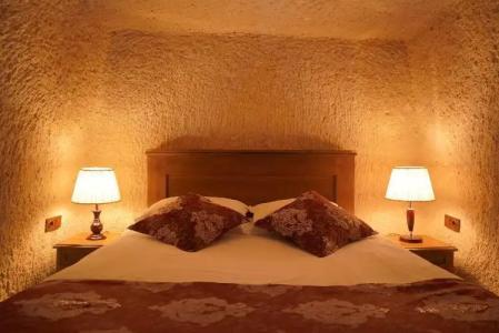 Takaev Cave House - 32