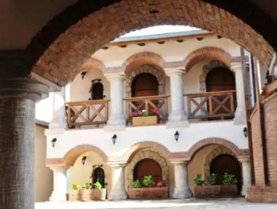 VINIFERA VINEYARDS - 103