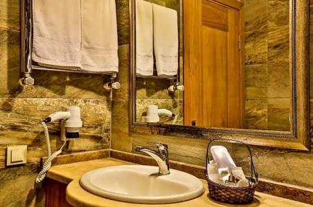 Palace Olive Odore - 19