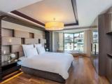 1 Bedroom Corner Residence with park view