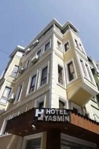 Yasmin - 35