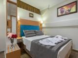 Connecting room with sea view