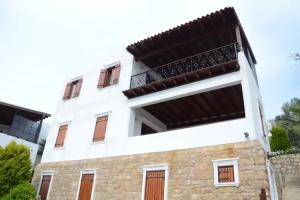 Arion Resort Hotel, Guemuesluek