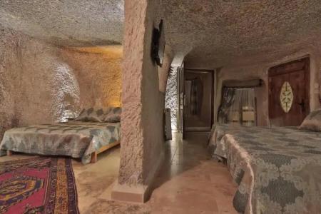 Shoestring Cave House - 151