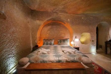 Shoestring Cave House - 228