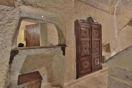 Shoestring Cave House - 122