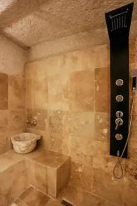 Elite Cave Suites - 81