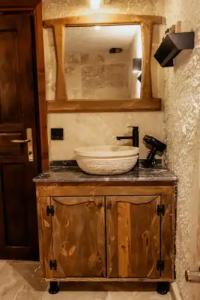 Elite Cave Suites - 43