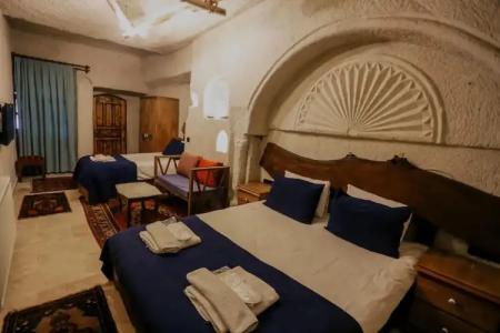 Elite Cave Suites - 78