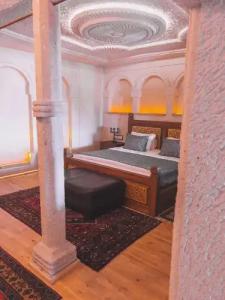 Local Cave House - 119