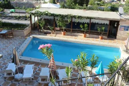 Local Cave House - 44