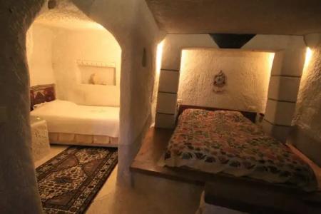 Local Cave House - 19