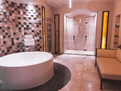 Local Cave House - 124