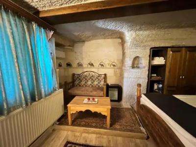 Local Cave House - 89