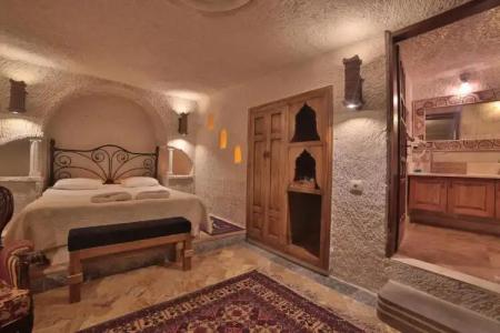 Local Cave House - 95