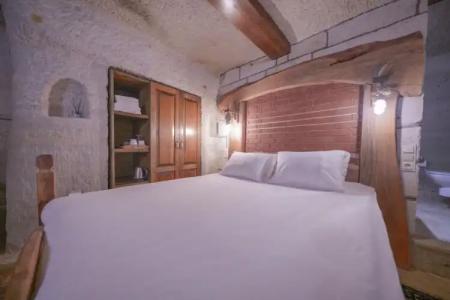 Local Cave House - 113