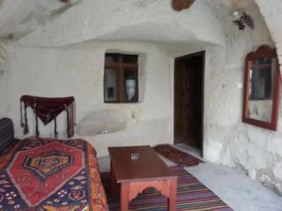 Local Cave House - 128