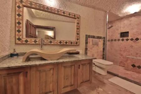 Local Cave House - 101