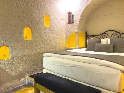 Local Cave House - 31