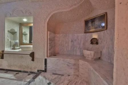 Local Cave House - 132