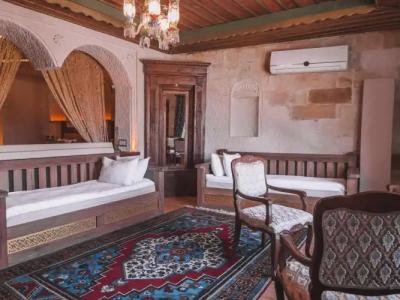 Local Cave House - 36