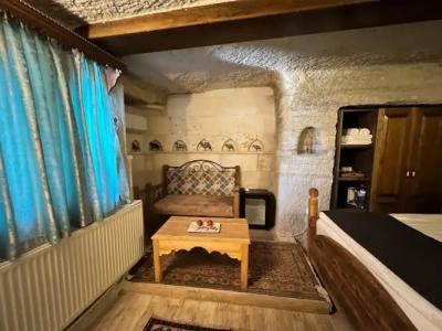 Local Cave House - 107