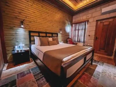 Local Cave House - 92